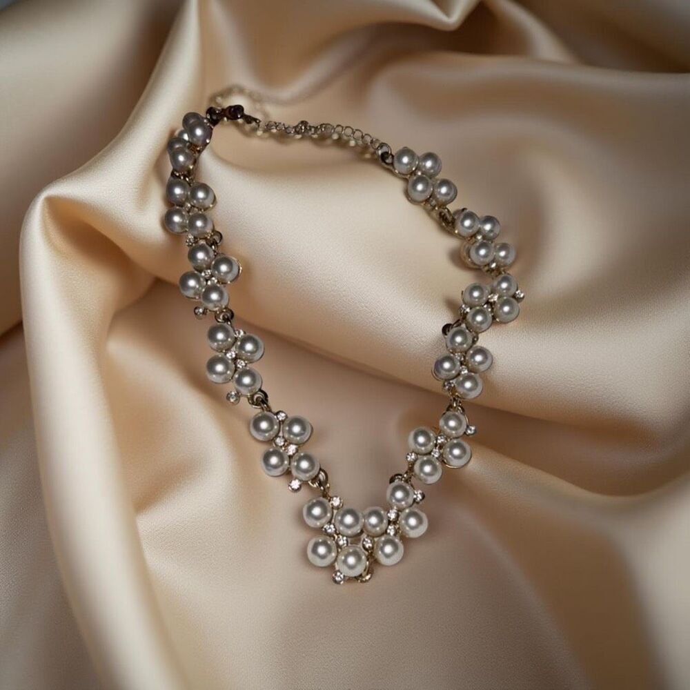 Vintage Faux Pearl Cluster Diamond Costume Necklace B13